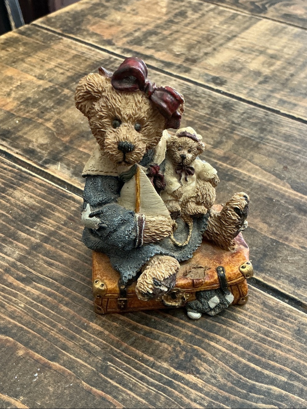 Boyds Bears & Friends Bailey Bear with Suitcase